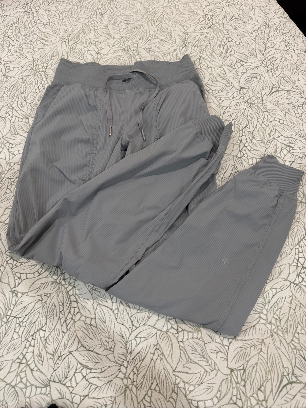 Lululemon Dance Studio Mid-Rise Jogger *Full Length - Picture 9 of 10